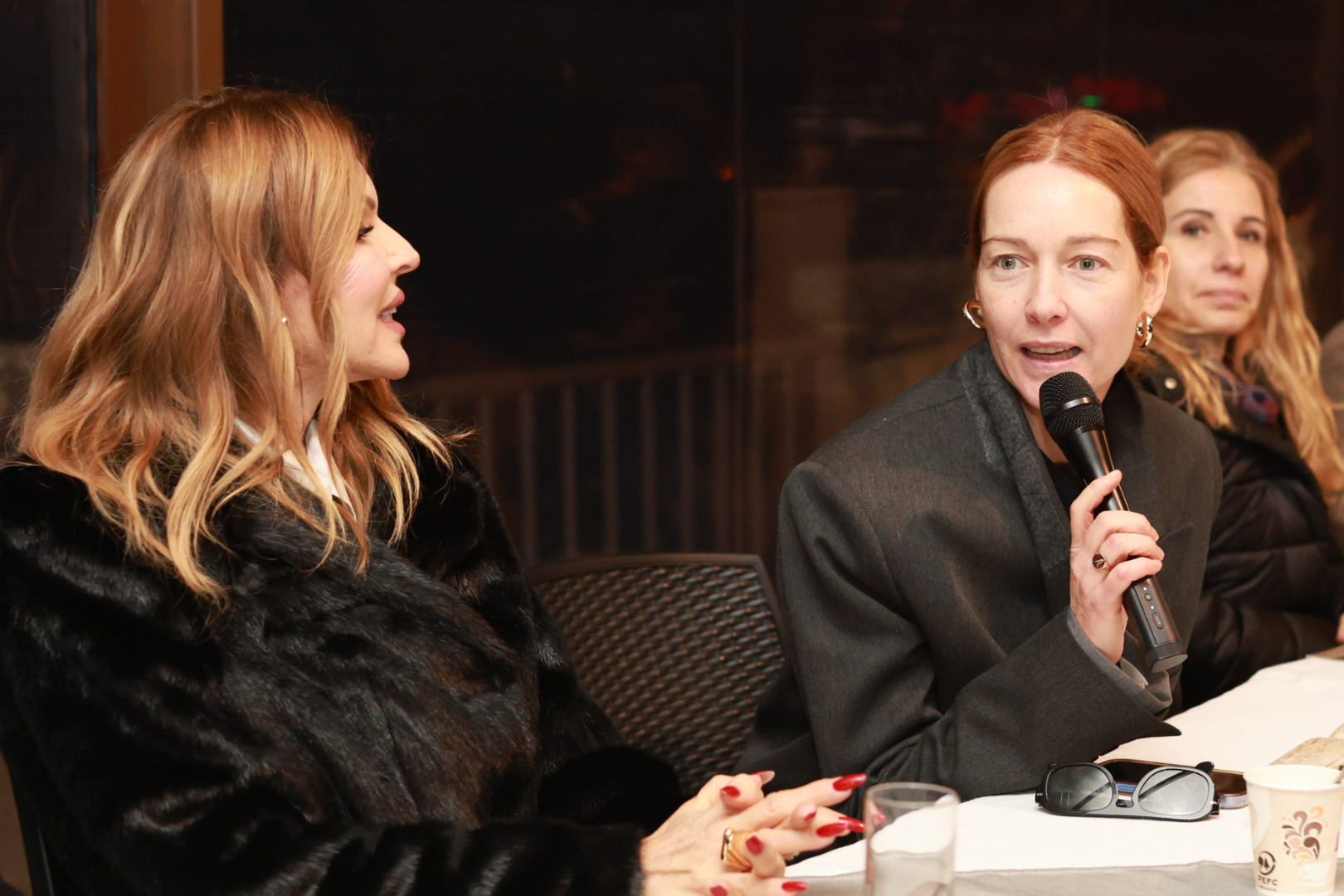 Cristiana Capotondi accolta con grande affetto al Borgo Laudato Si' per il Simposio sulla pace e al Centro Mariapoli per la proiezione speciale di 